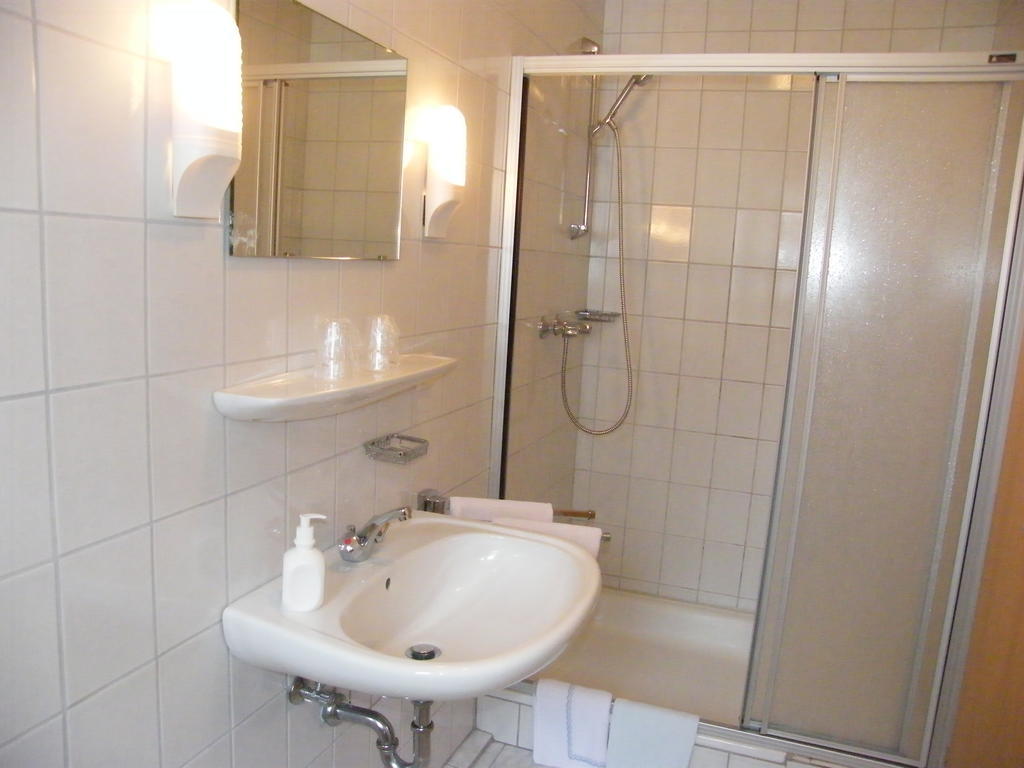 Gasthaus Hotel Pfeifferling Wolfhagen Room photo